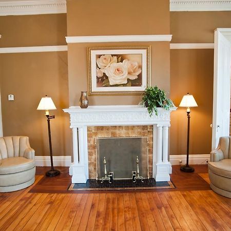 Beacon Hotel Oswego Bagian luar foto