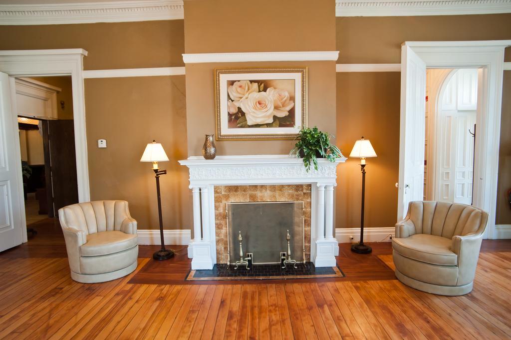 Beacon Hotel Oswego Bagian luar foto