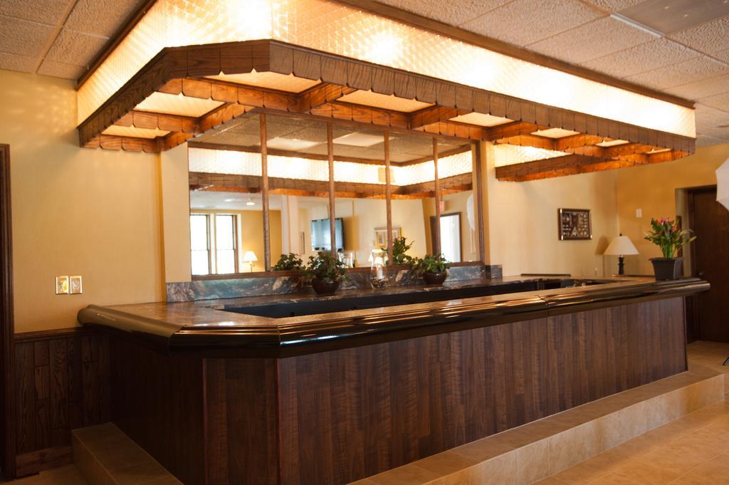 Beacon Hotel Oswego Bagian luar foto