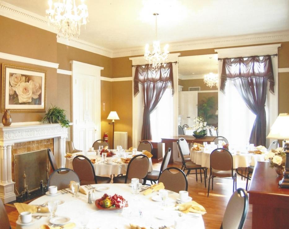 Beacon Hotel Oswego Bagian luar foto