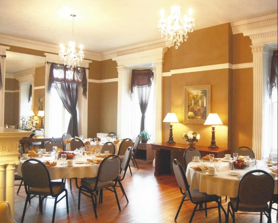 Beacon Hotel Oswego Bagian luar foto