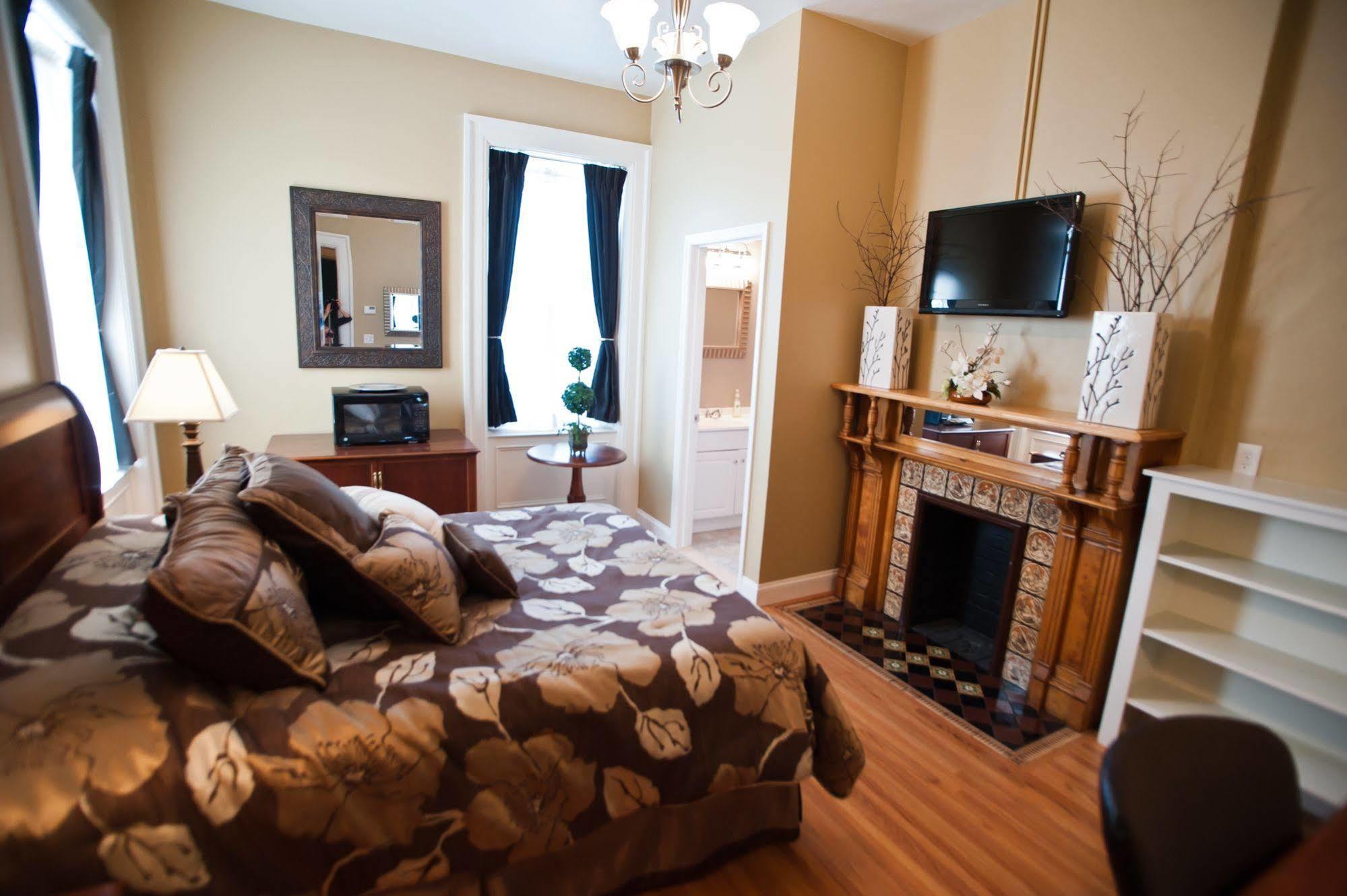Beacon Hotel Oswego Bagian luar foto