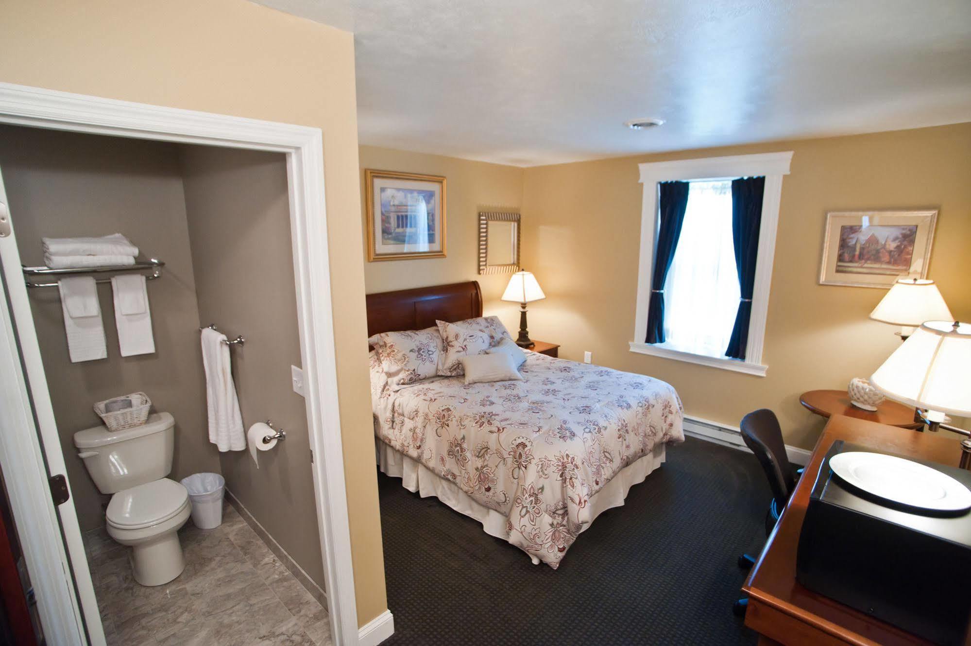 Beacon Hotel Oswego Bagian luar foto