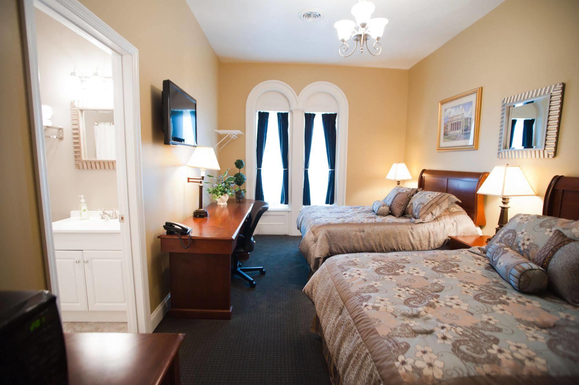 Beacon Hotel Oswego Bagian luar foto
