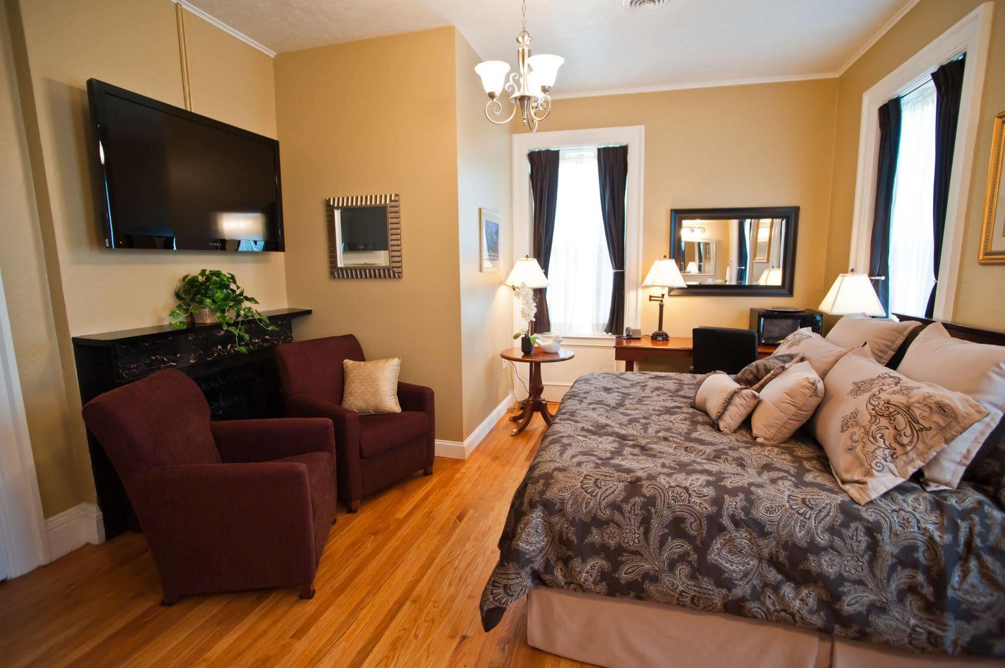 Beacon Hotel Oswego Bagian luar foto