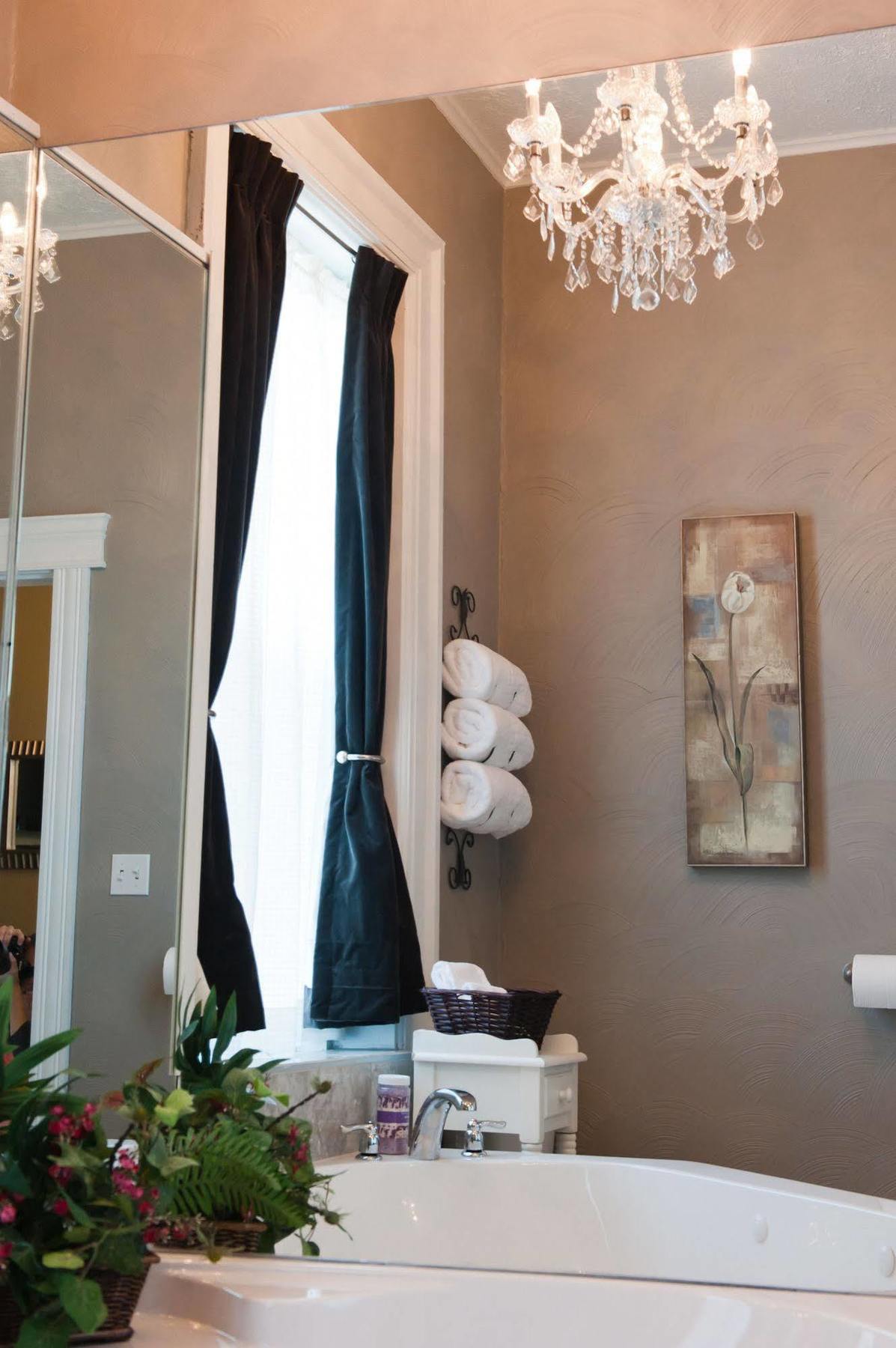 Beacon Hotel Oswego Bagian luar foto